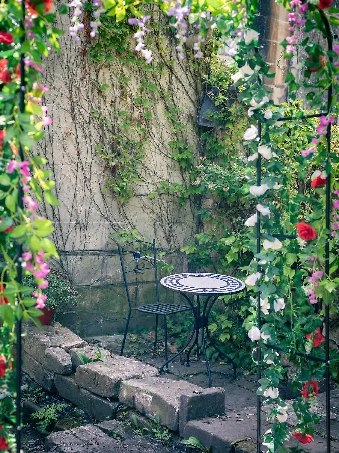Holiday home The Wonderland Townhouse - Alice In Wonderland 7Bdr Home Bath United Kingdom