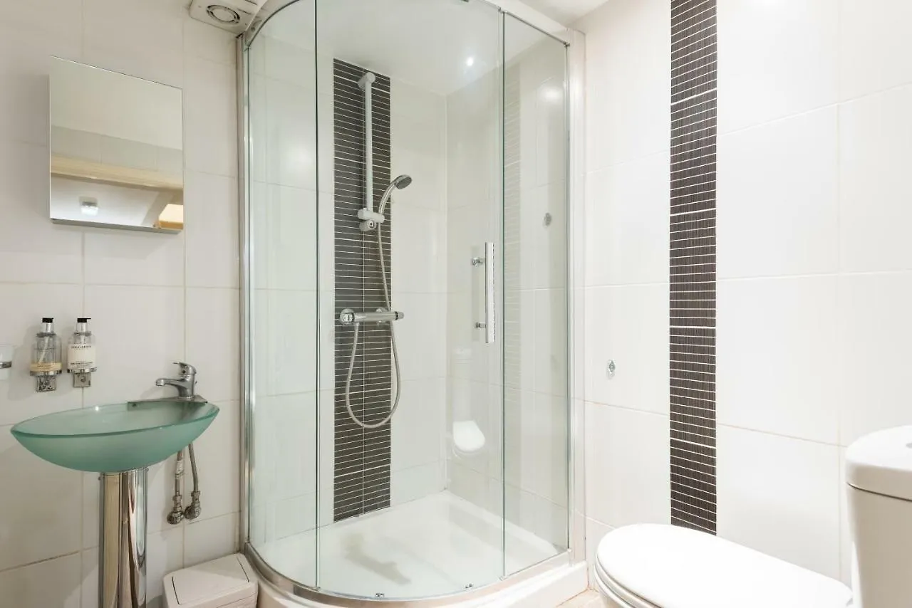 Holiday home The Wonderland Townhouse - Alice In Wonderland 7Bdr Home Bath United Kingdom