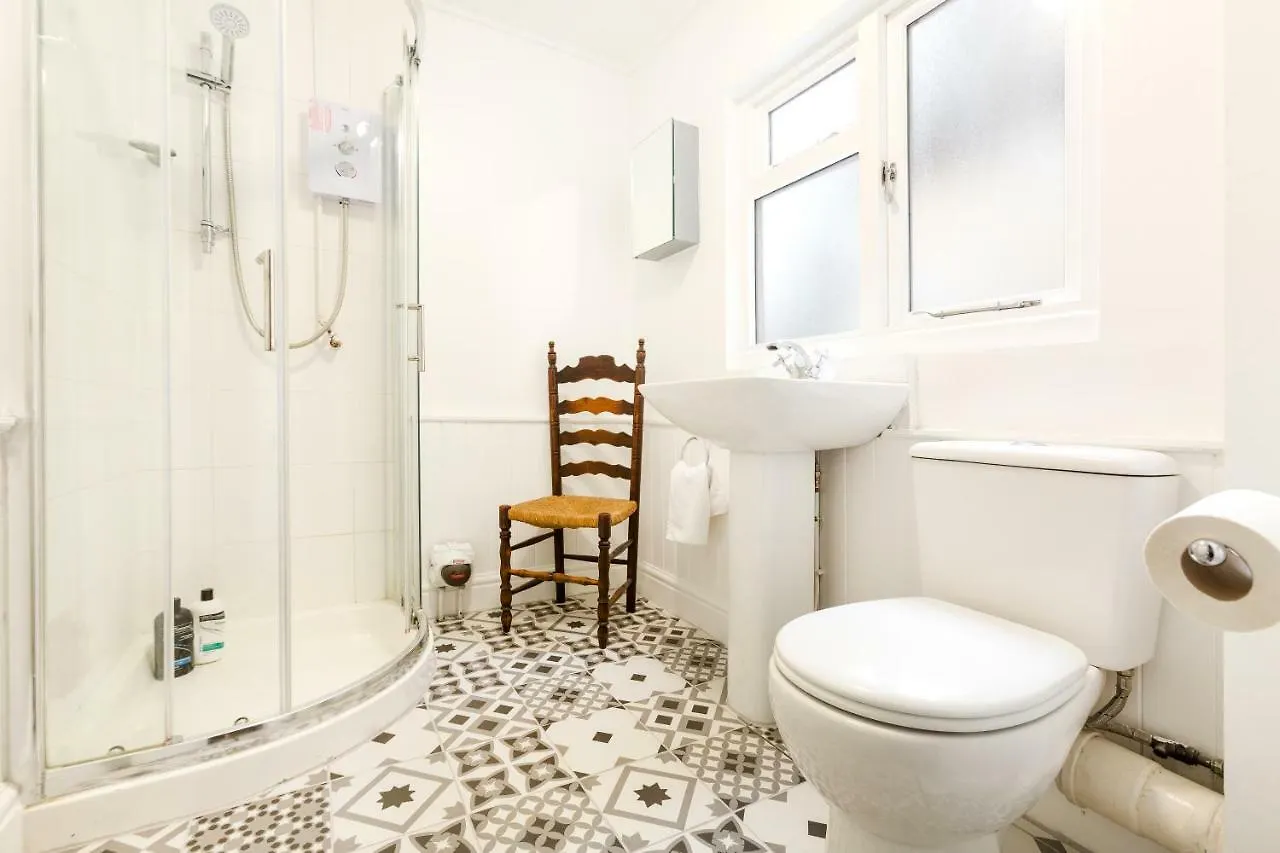 The Wonderland Townhouse - Alice In Wonderland 7Bdr Home Bath Holiday home